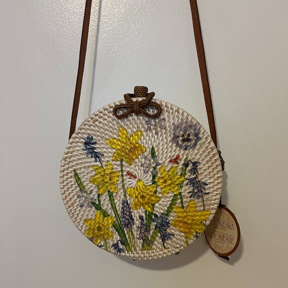 Handcrafted Floral Woven Crossbody Bag – NWT - Picture 1 of 8